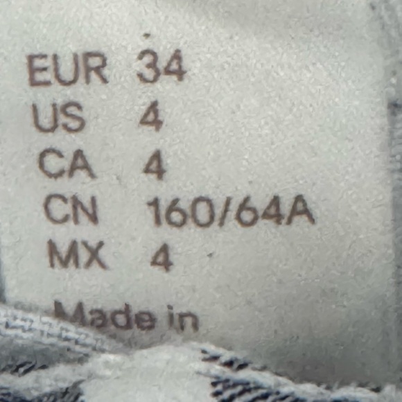 Stripped shorts soft material size 4 H&M like boxer shorts style - Picture 6 of 9